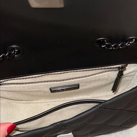 Tory Burch Black Quilted Shoulder Bag - Picture 2 of 8